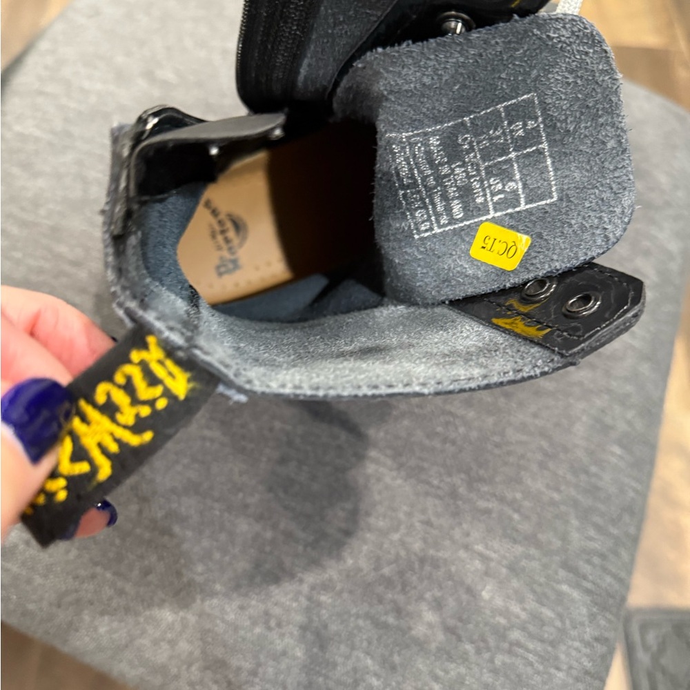 Dr. Martens (Woman’s ) - Picture 5 of 8